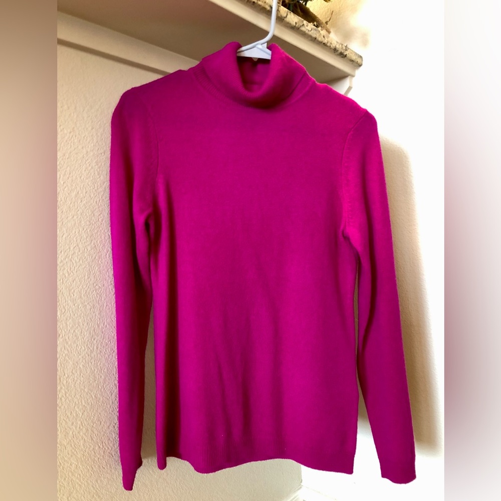 SOLD NWOT Fuchsia Charter Club 100% Cashmere Turtleneck Sweater